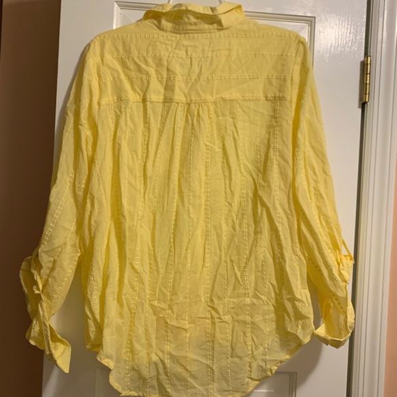 NWOT! Yellow button down tie waist blouse - Picture 4 of 4